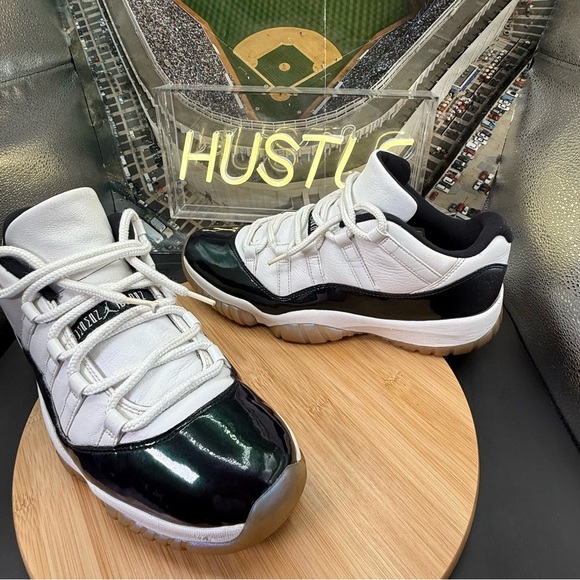 Air Jordan 11 Retro Low Iridescent Men’s Size 11.5 main image 8